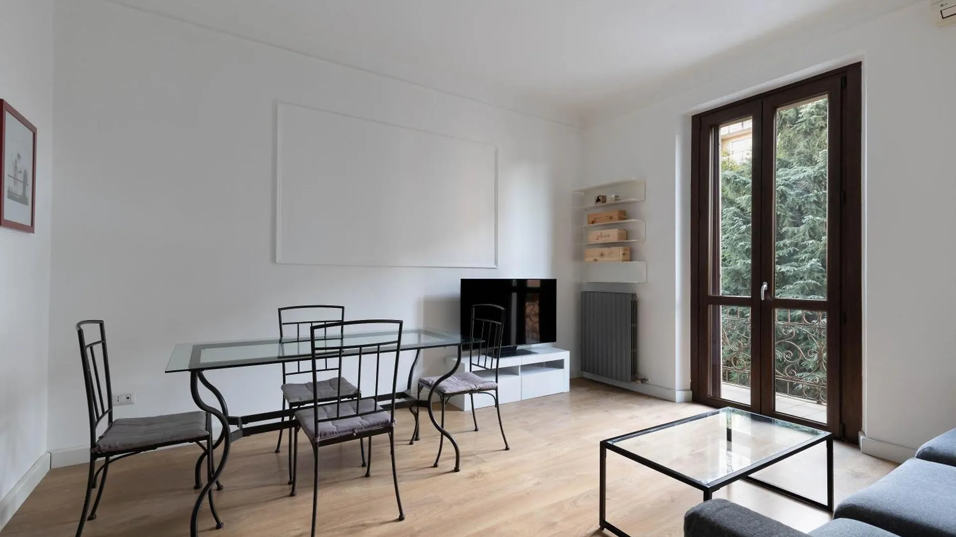Ht Bilo Tortona Apt Mailand Italien
